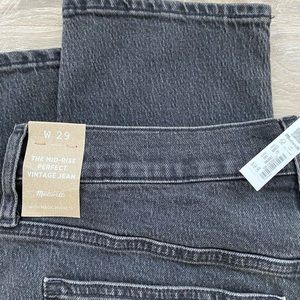 Madewell size 29 Mid-rise perfect vintage jean
